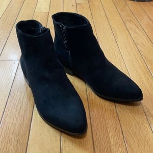 Black Chelsea boots